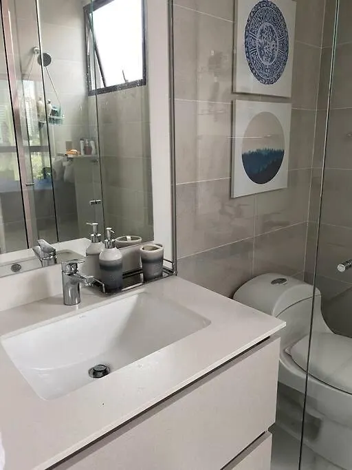 Luxury Apt! Guest Friendly! Great Location! Jacuzzi, Gym, Security! Medellin Apartment