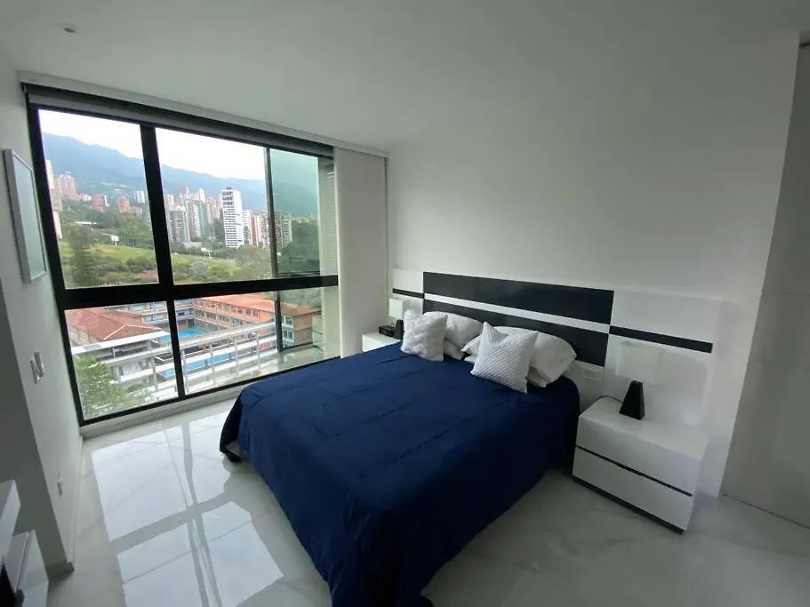 Luxury Apt! Guest Friendly! Great Location! Jacuzzi, Gym, Security! Medellin Colombia