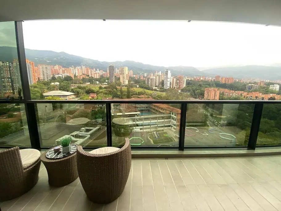 Luxury Apt! Guest Friendly! Great Location! Jacuzzi, Gym, Security! Medellin Apartment