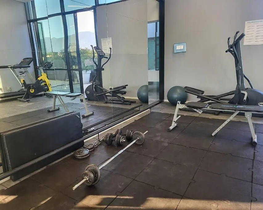 شقة Luxury Apt! Guest Friendly! Great Location! Jacuzzi, Gym, Security! ميديلين